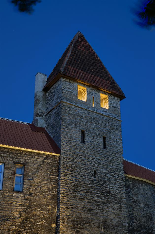 Tallinna Vanalinna müüride ja tornide valguslahendus